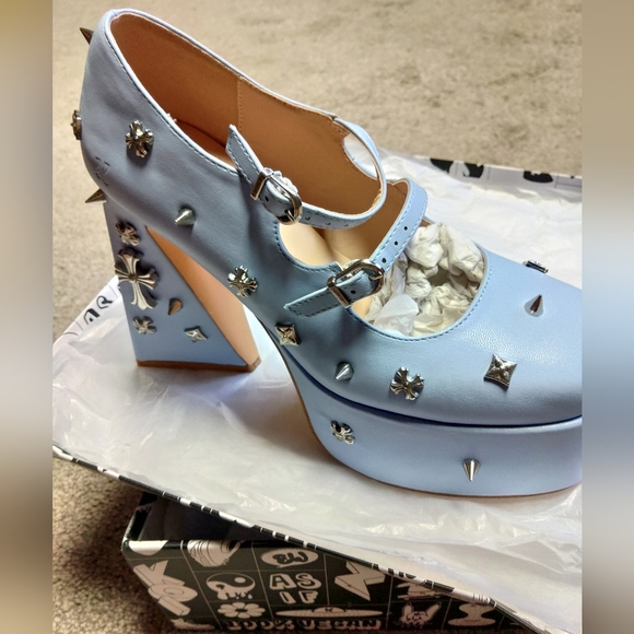 Platforms heels- Really comfortable - Picture 3 of 16